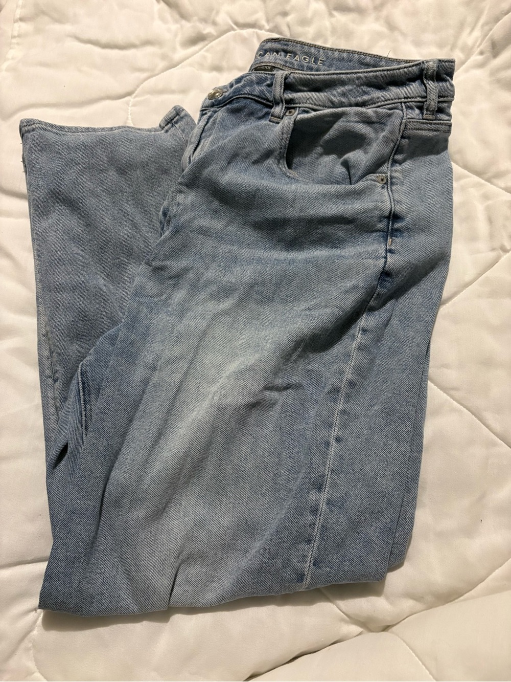 American Eagle Outfitters Women’s Straight Leg Light Blue Jeans